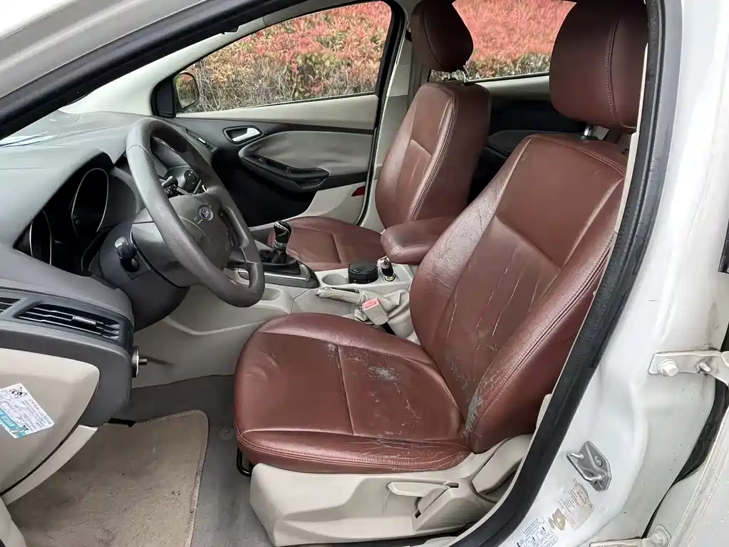 Ford Focus Sedan 1.6L Manual Comfort Type, фото 11
