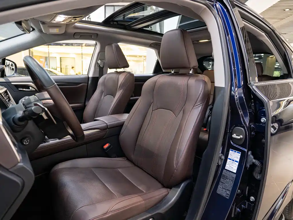 Lexus RX — миниатюра 11