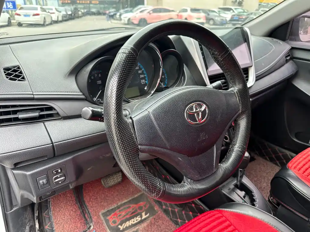 Toyota Yaris L — миниатюра 15