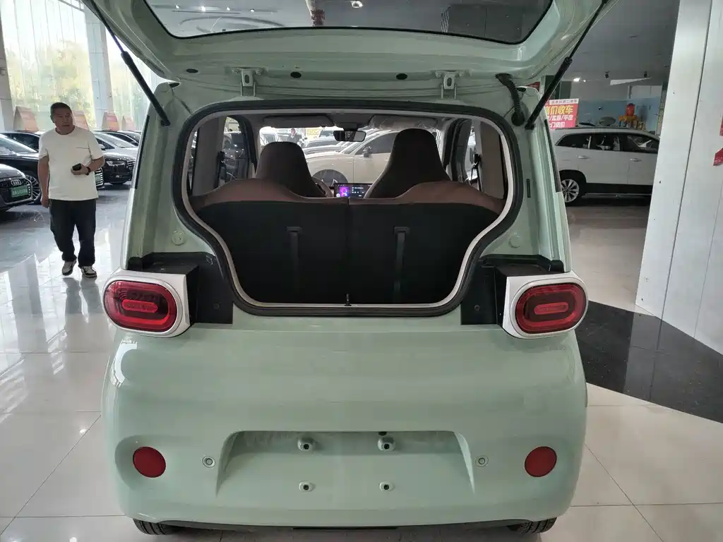 Wuling MINIEV — миниатюра 11