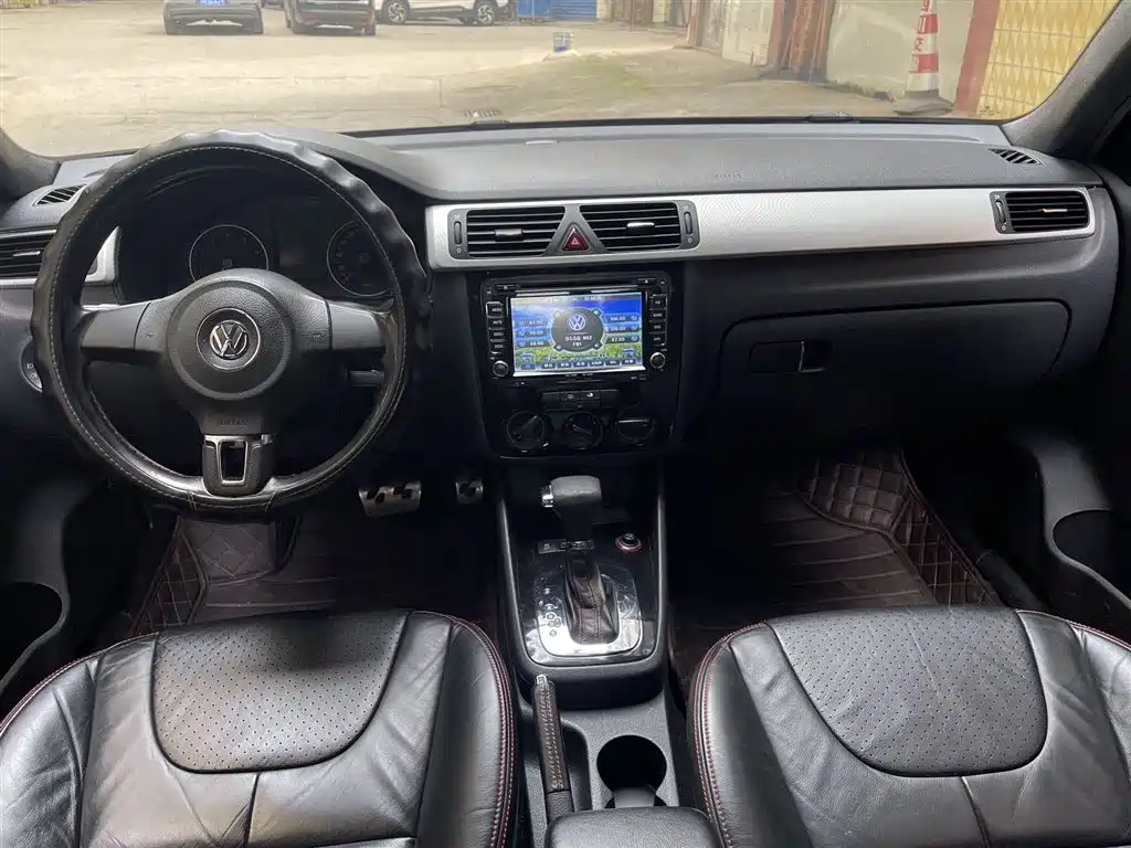 Volkswagen Bora 2011 1.4T AT Sportline