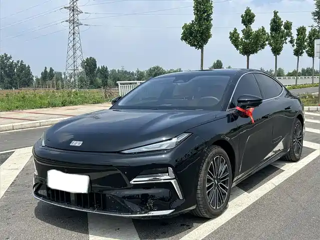 2025 Geely Galaxy Xingyao 8