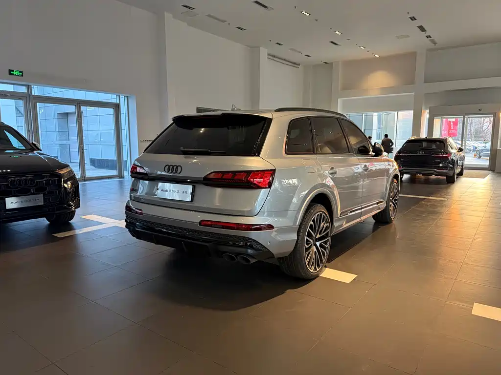 AUDI SQ7