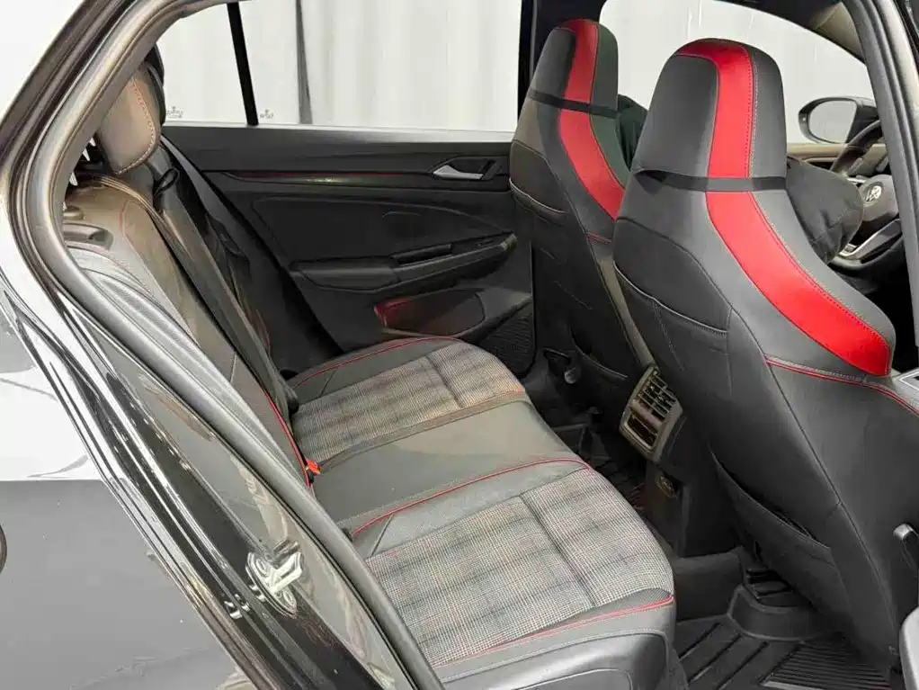 Volkswagen Golf GTI — миниатюра 8
