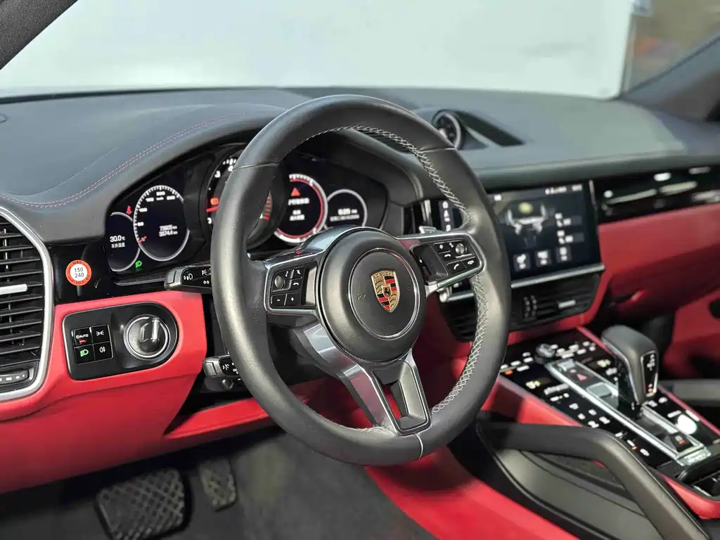 Porsche Cayenne — миниатюра 13