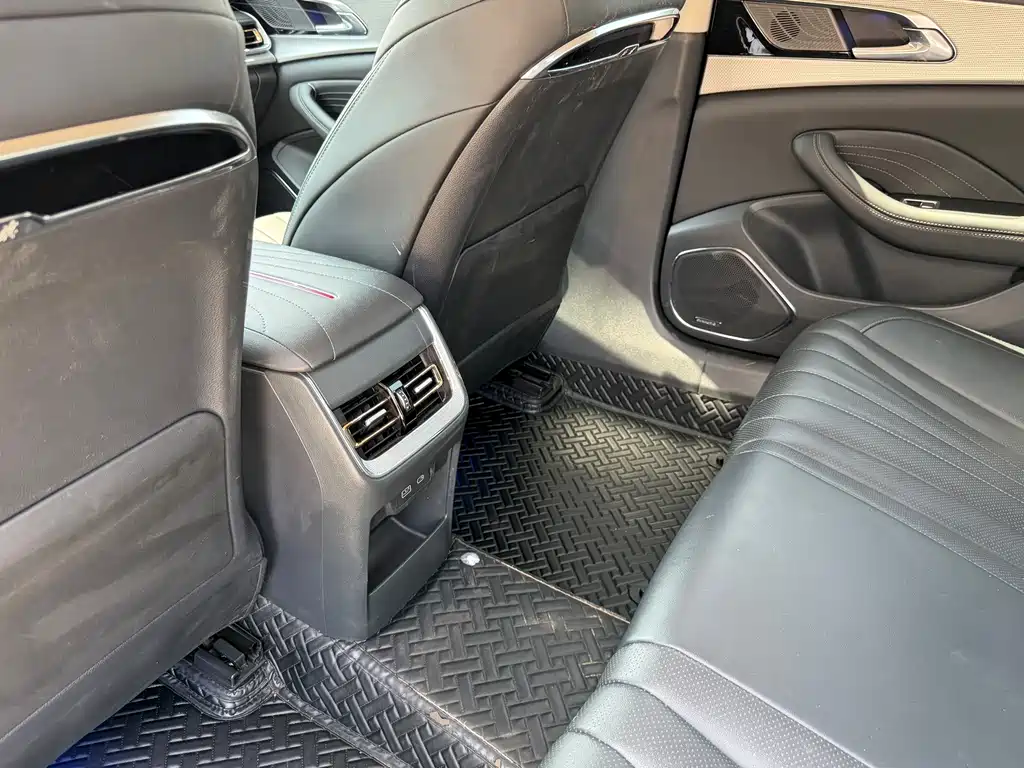 Hongqi Hongqi H5 — миниатюра 12