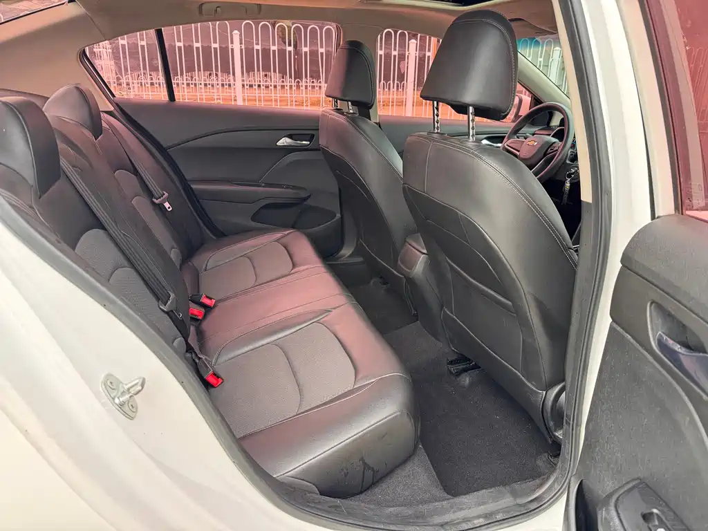 Chevrolet Cavalier — миниатюра 12