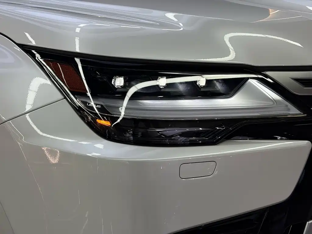 Lexus LX — миниатюра 4