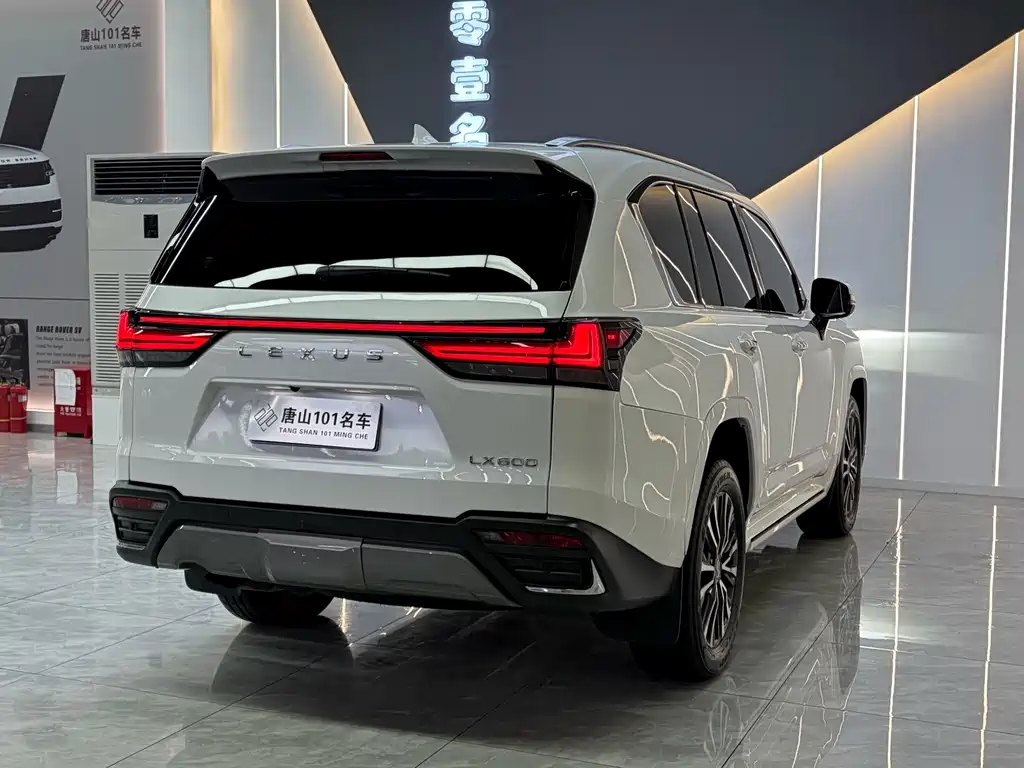 Lexus LX — миниатюра 9