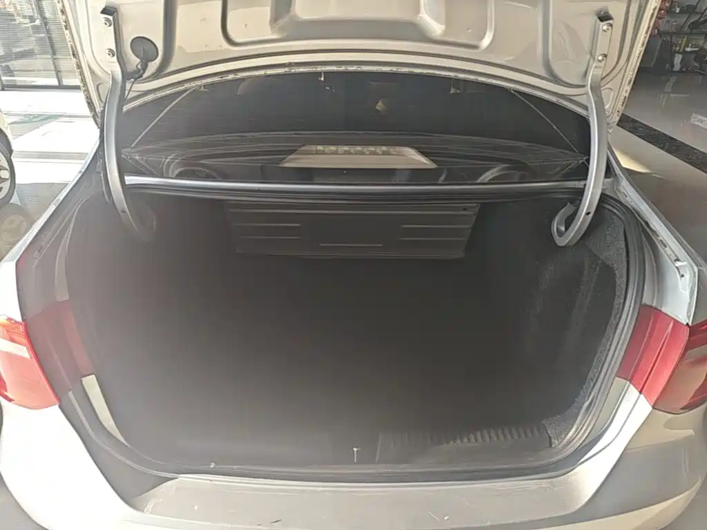 Volkswagen Jetta — миниатюра 19