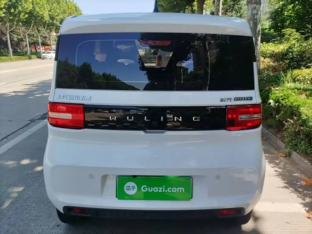 Wuling MINIEV — миниатюра 6
