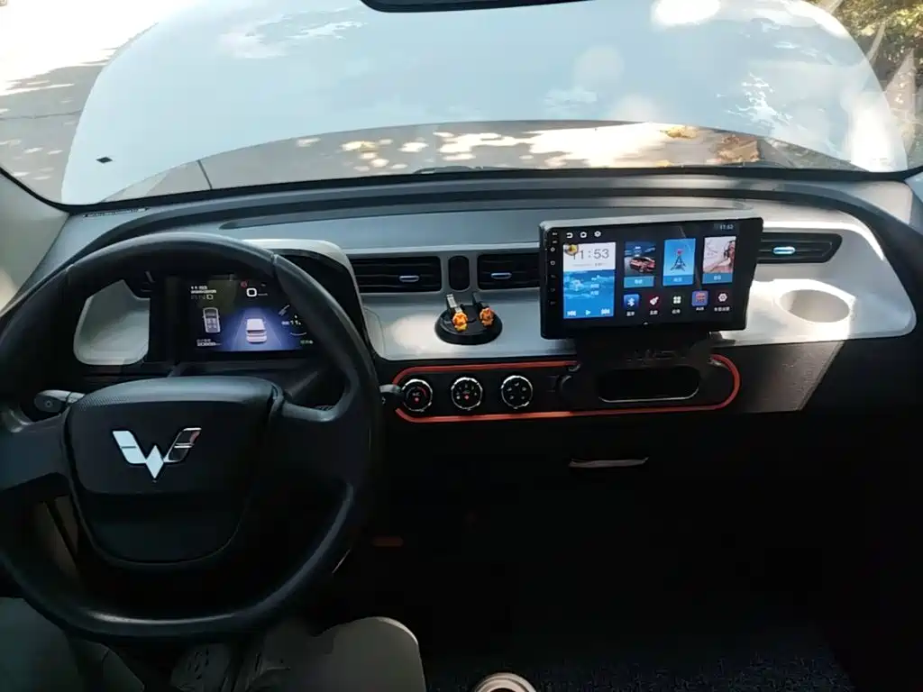 Wuling MINIEV — миниатюра 10
