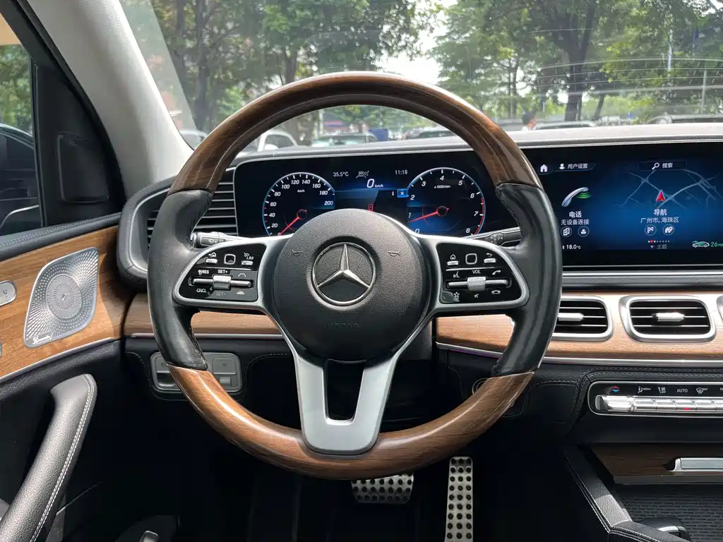 Mercedes-Benz GLE (Import) — миниатюра 12