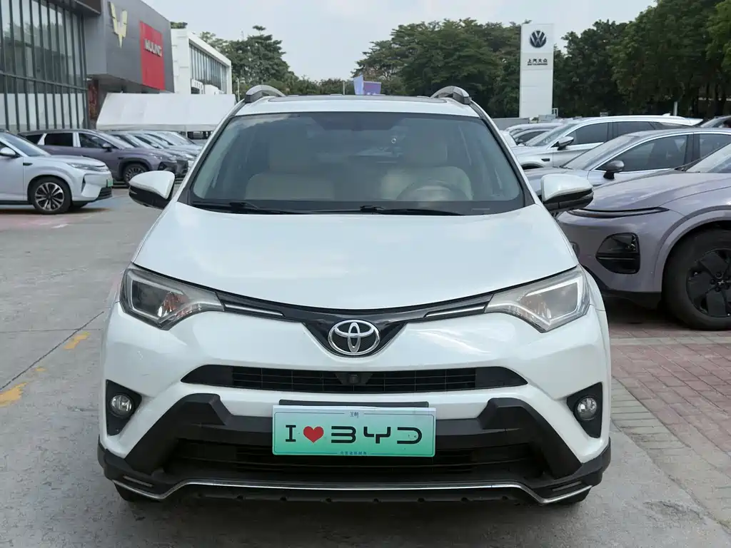 Toyota RAV4 — миниатюра 2