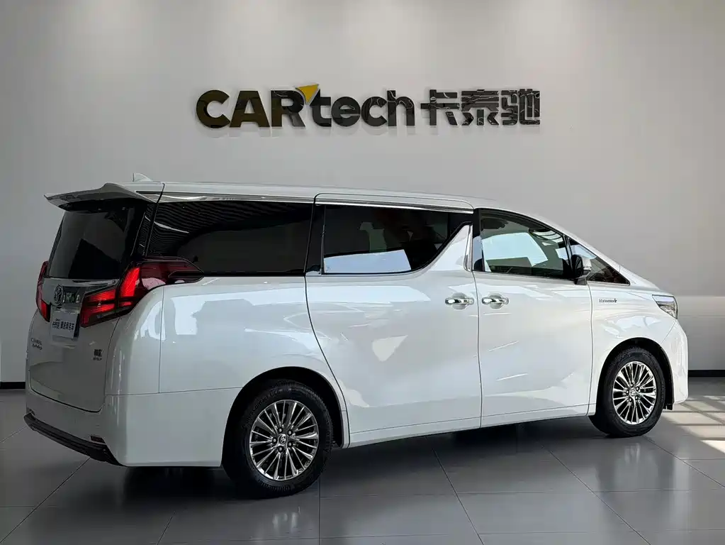 Toyota Alphard — миниатюра 4