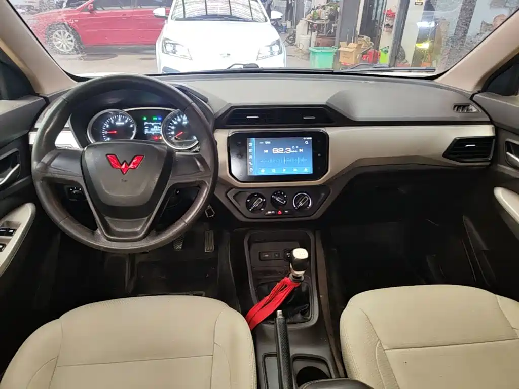 Wuling Hongguang — миниатюра 10