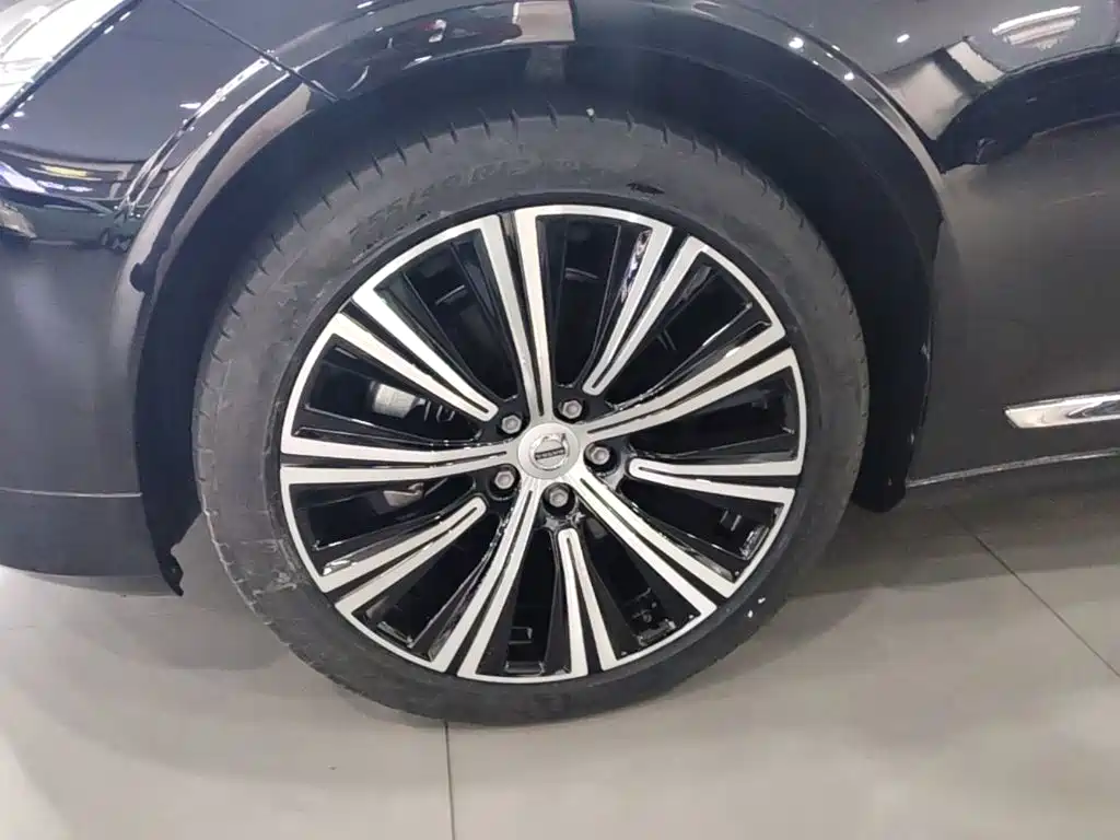 Volvo S90 — миниатюра 23