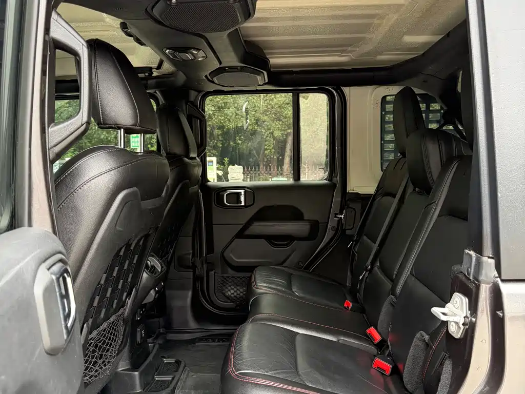 Jeep Wrangler — миниатюра 13