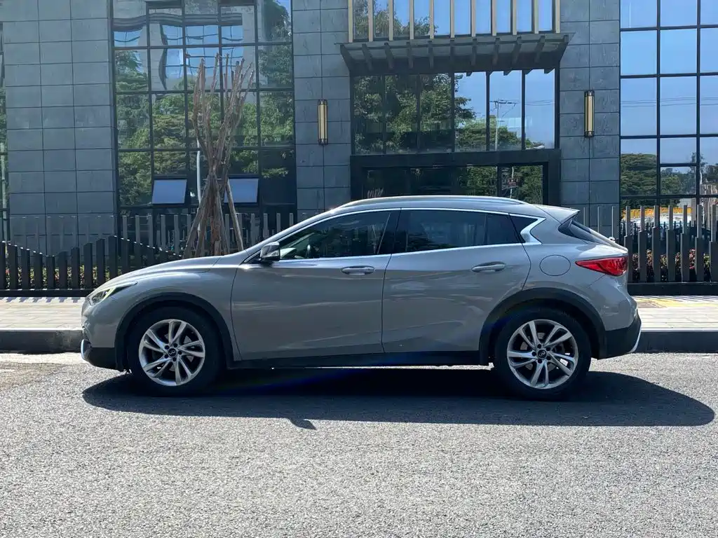 Infiniti QX30 — миниатюра 3