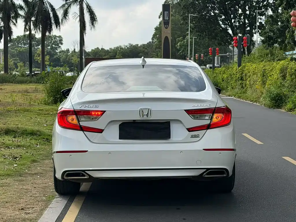 Honda Accord — миниатюра 7