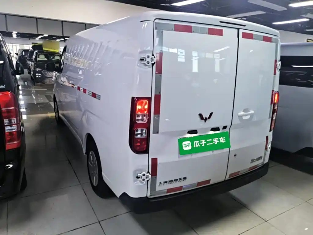 Wuling Yangguang — миниатюра 5