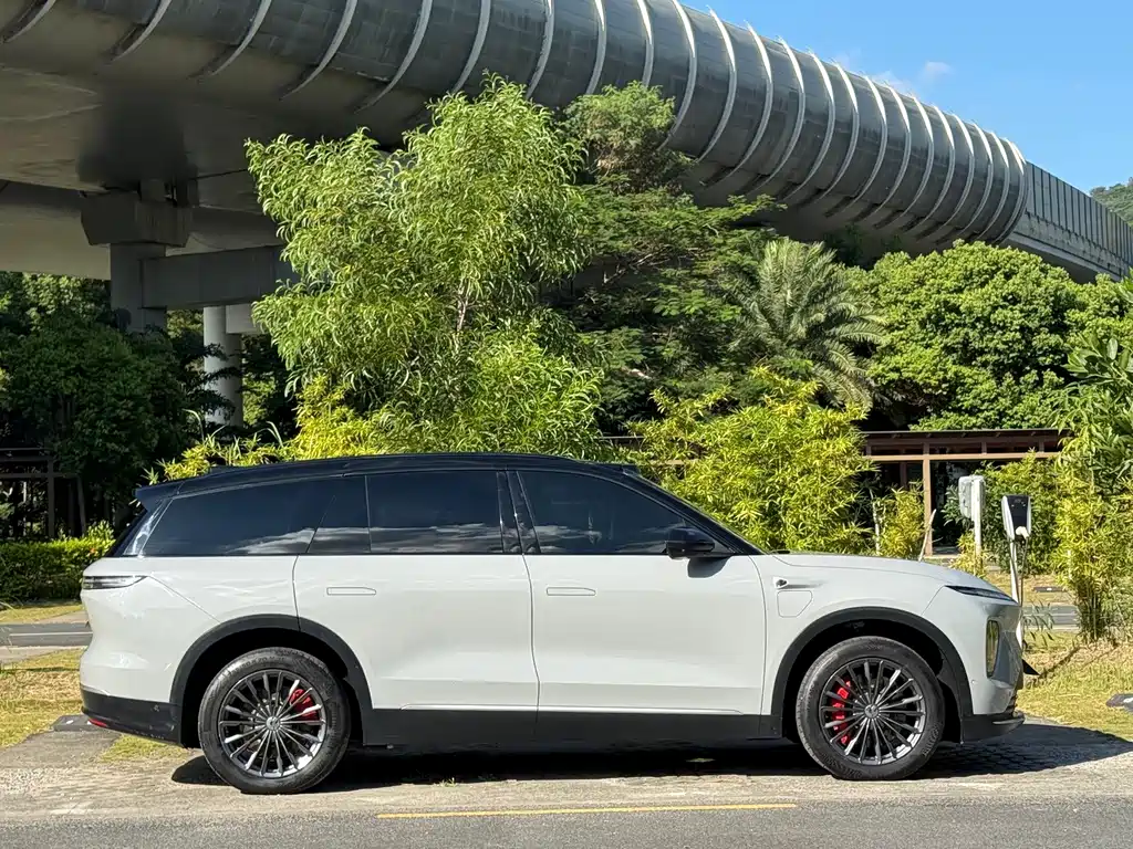 NIO ES8 — миниатюра 6