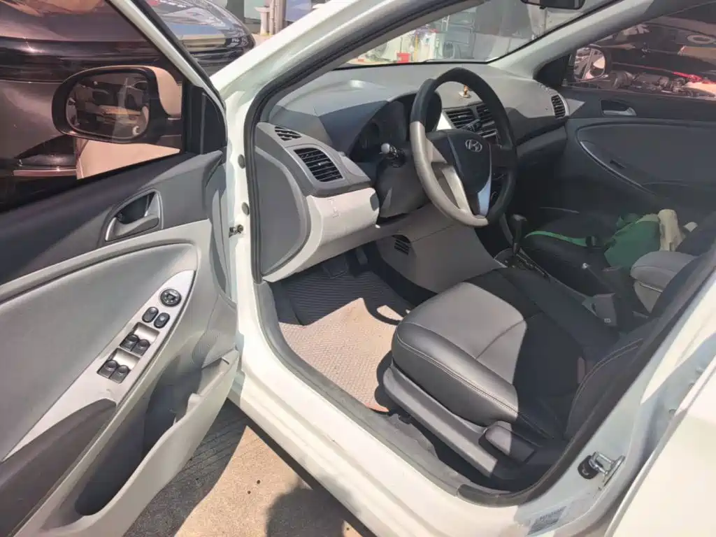 Hyundai Verna — миниатюра 16