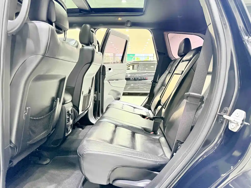 Jeep Grand Cherokee (Import) — миниатюра 9