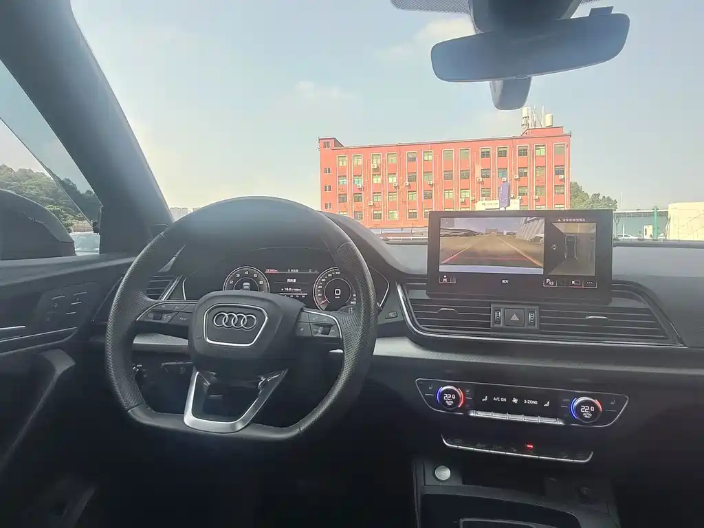 Audi Q5L Sportback — миниатюра 8