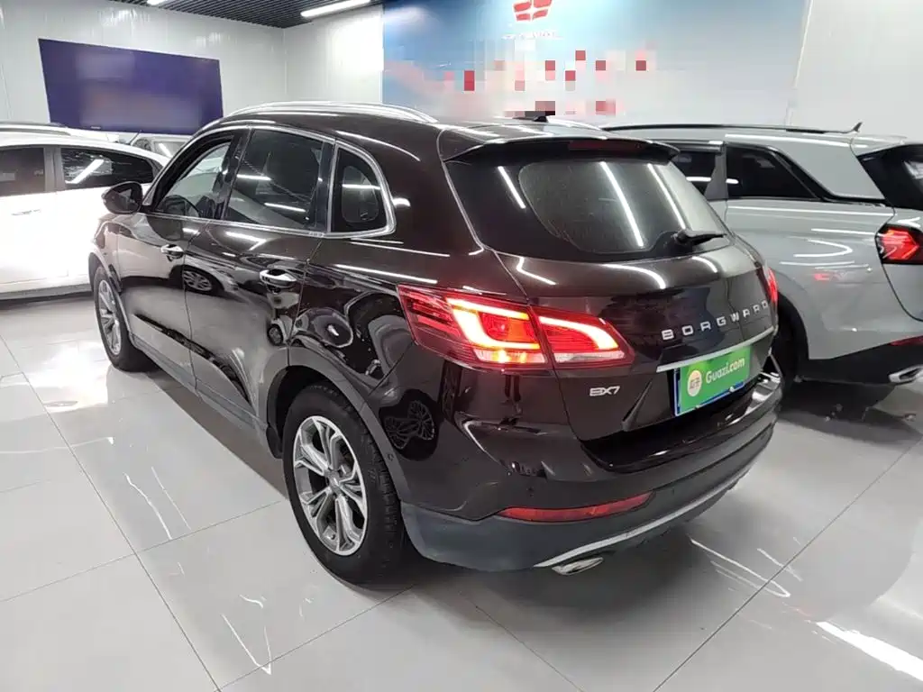 Borgward BX7 — миниатюра 5