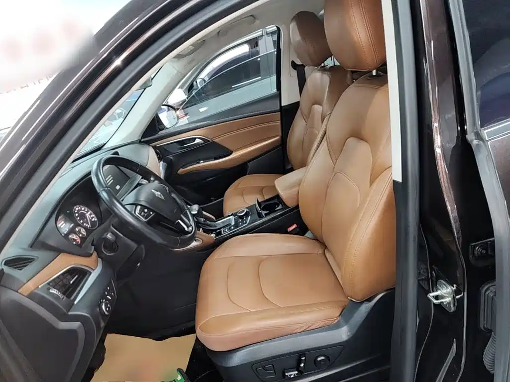 Borgward BX7 — миниатюра 15