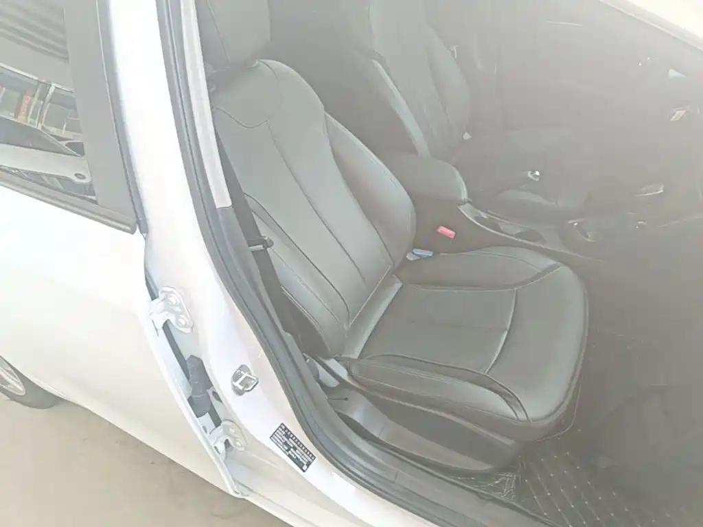 Buick Excelle — миниатюра 25