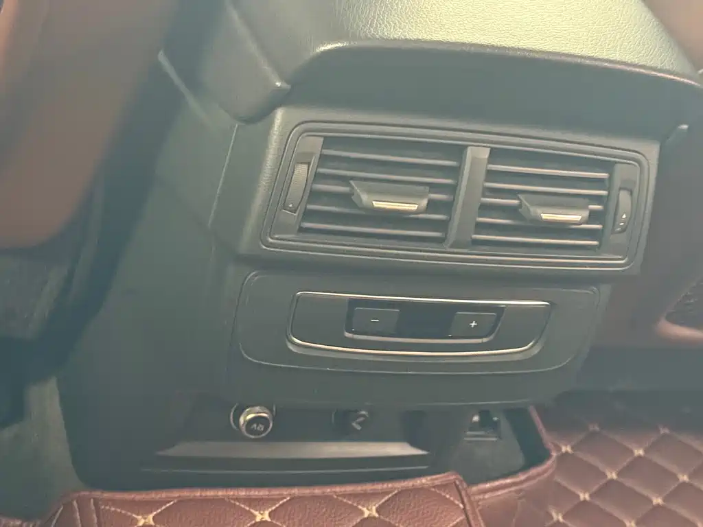 Audi Q7 — миниатюра 15