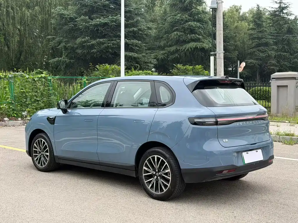 Leapmotor Leapmotor B10 — миниатюра 4