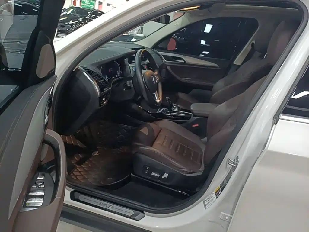 BMW iX3 — миниатюра 15