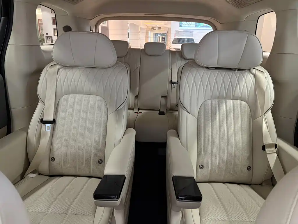Voyah Dreamer PHEV 4WD Flagship Kunpeng Edition, фото 17