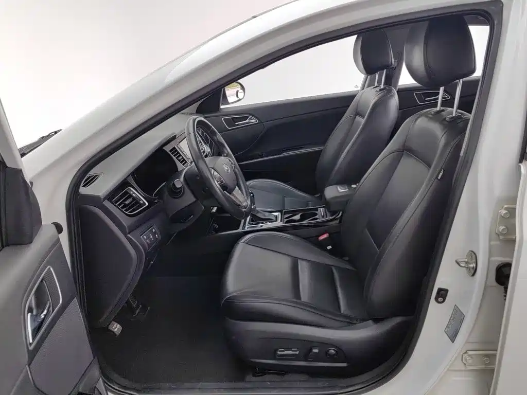 Hyundai Mistra — миниатюра 10