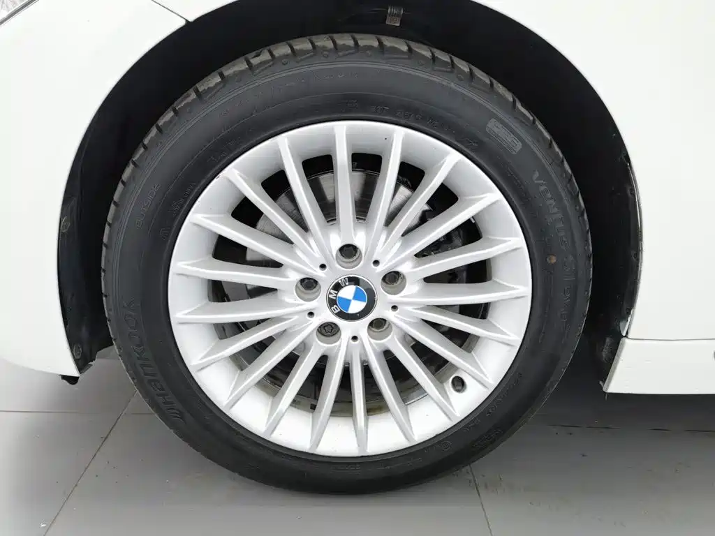 BMW 3 Series — миниатюра 17