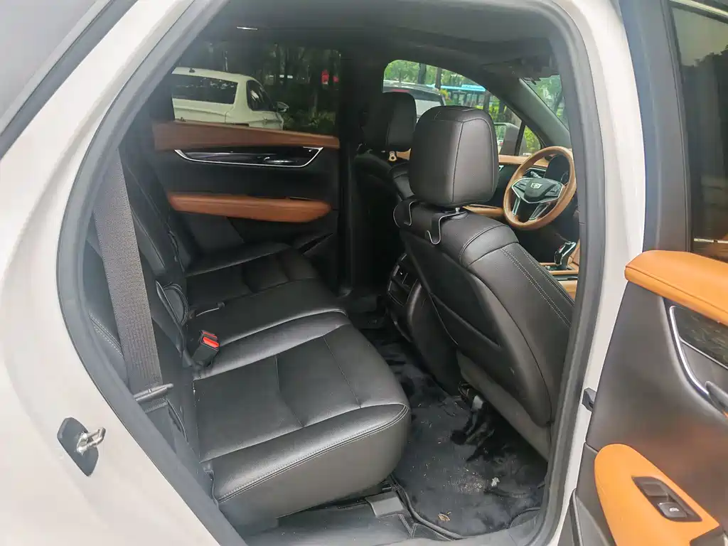 Cadillac XT5 — миниатюра 7
