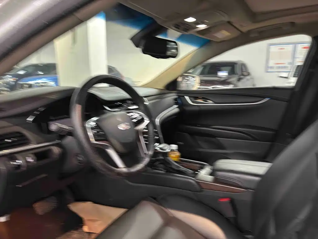 Cadillac XTS