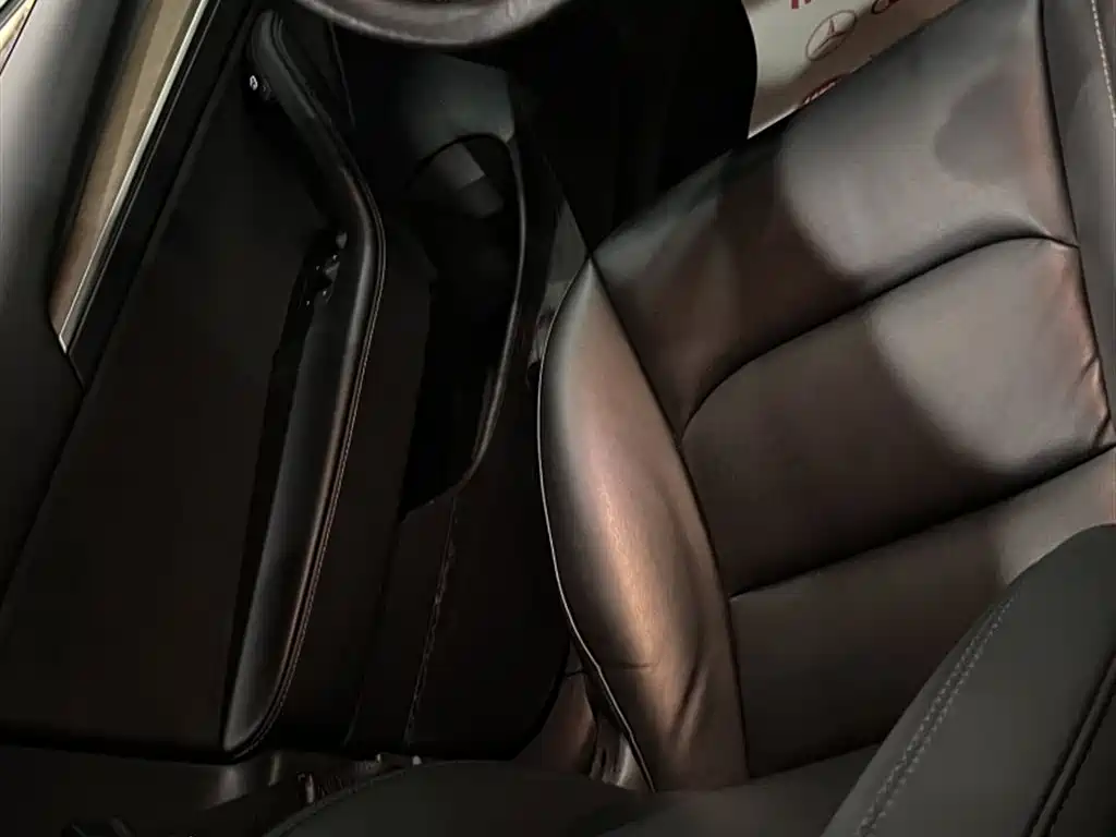 Tesla Model 3 — миниатюра 22
