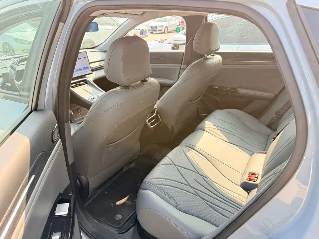 Geely Galaxy Galaxy L6 L6 2025 EM-i 140km