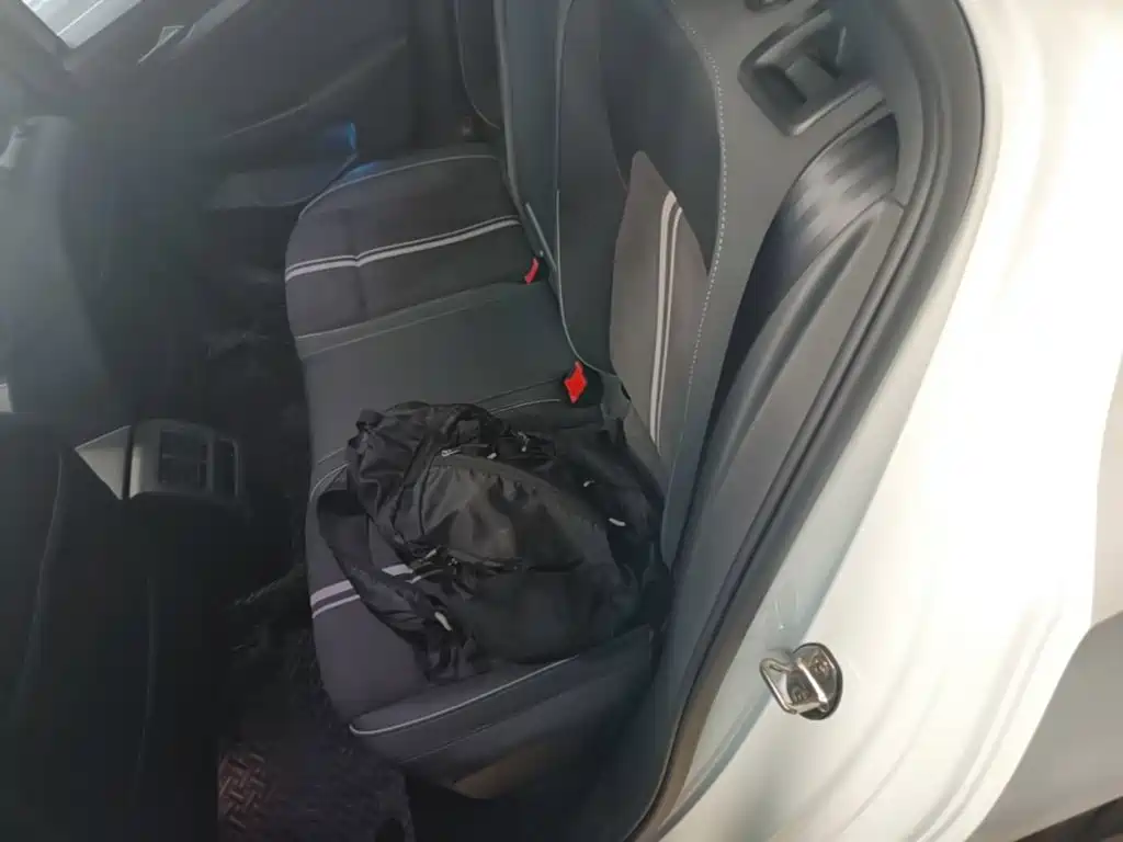 Volkswagen Golf — миниатюра 17