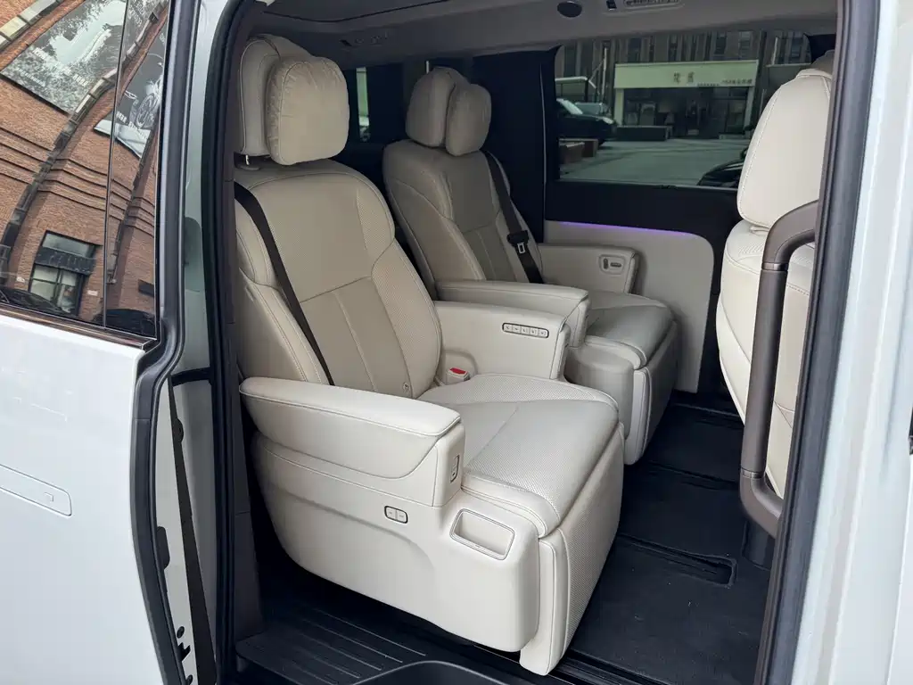 Li Auto Li MEGA — миниатюра 19