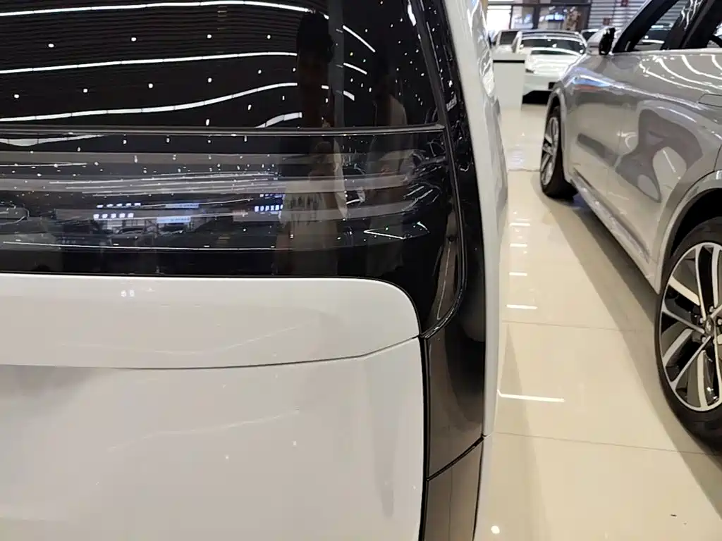 Li Auto Li MEGA — миниатюра 8