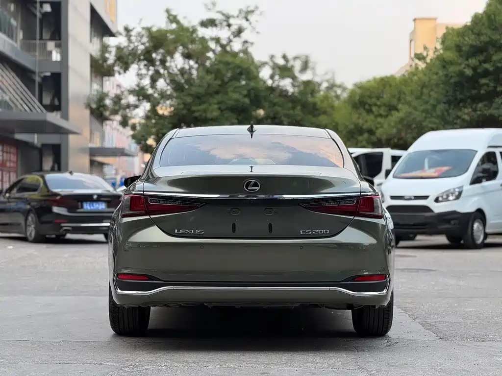 Lexus ES — миниатюра 7