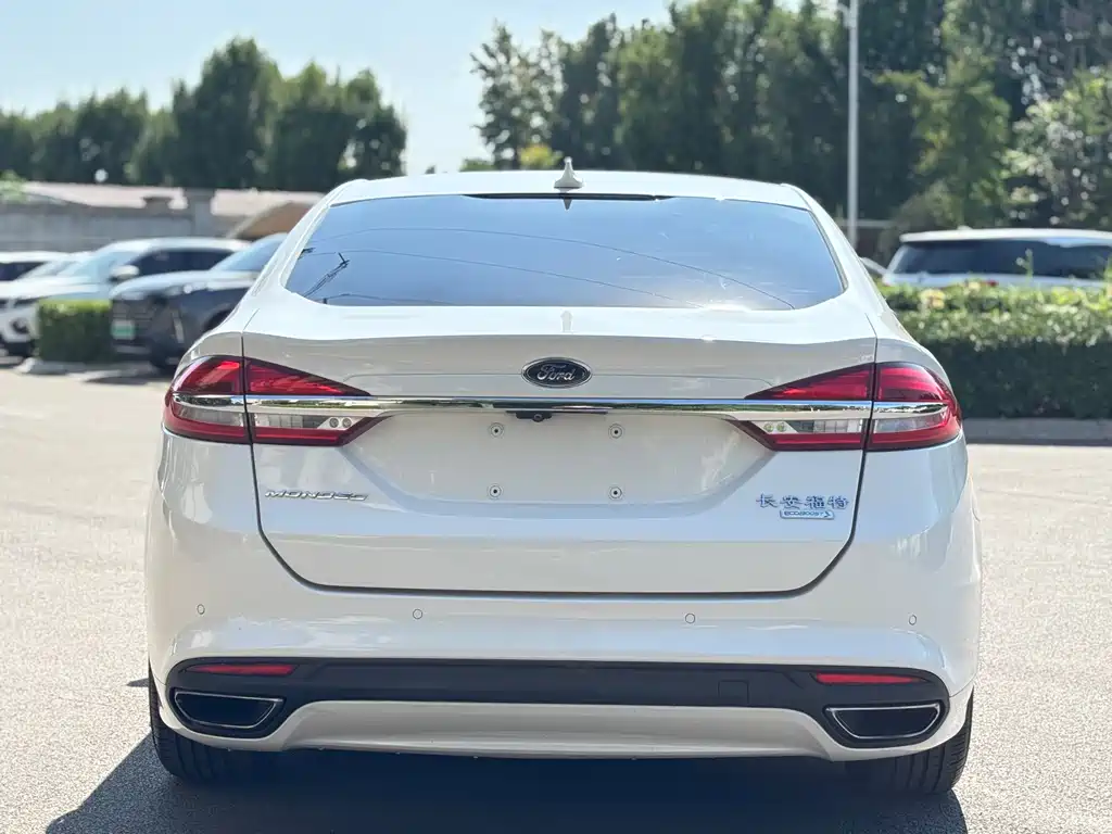 Ford Mondeo — миниатюра 8