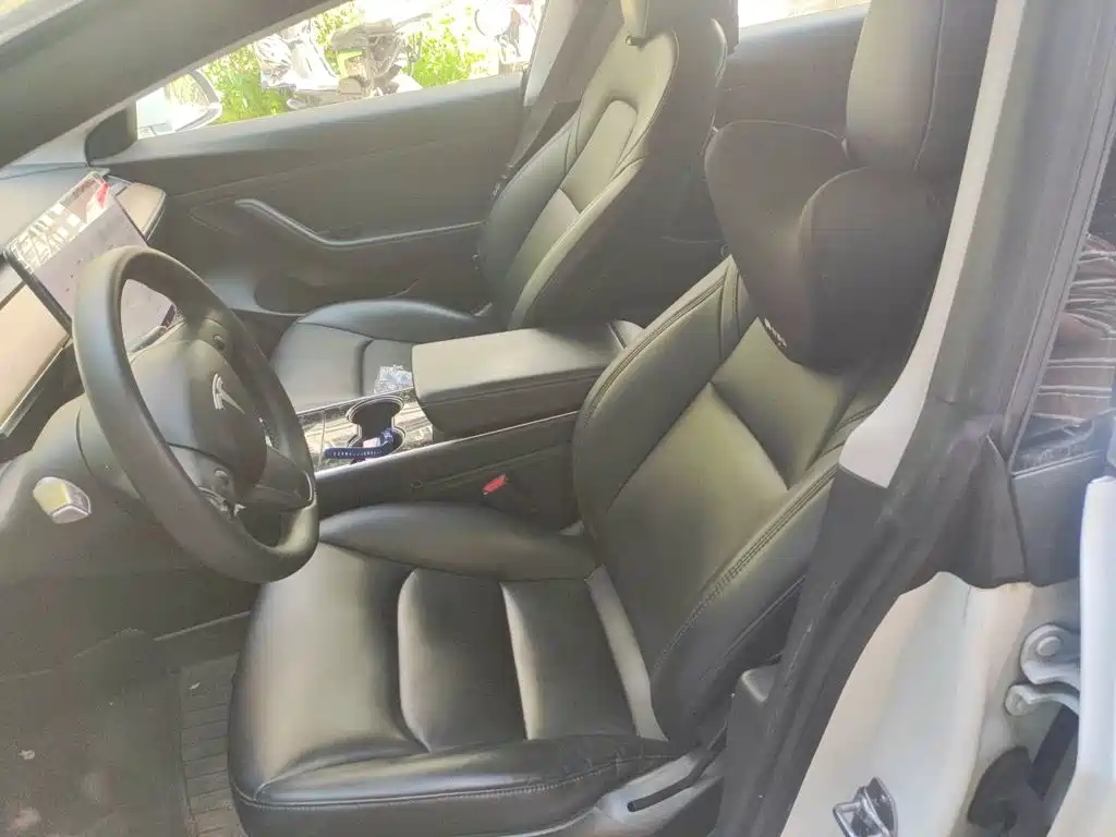 Tesla Model 3 — миниатюра 16