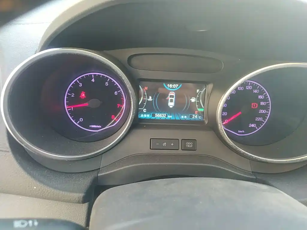 BYD Yuan — миниатюра 12