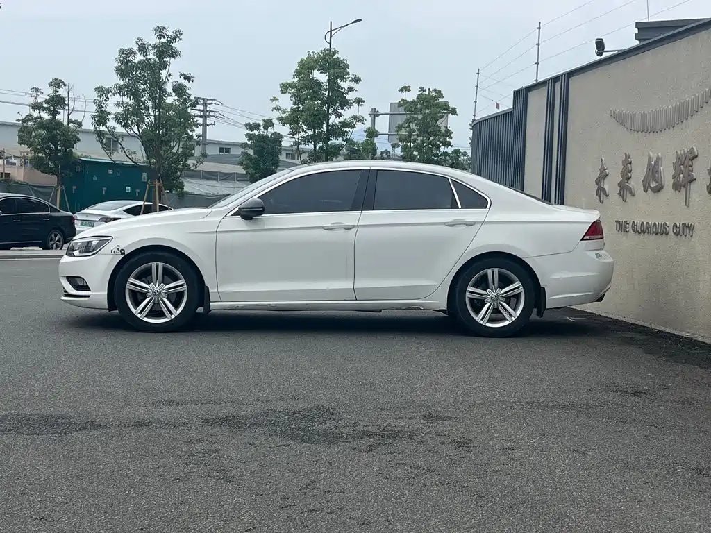 Volkswagen Lamando 2017 280TSI DSG Comfort